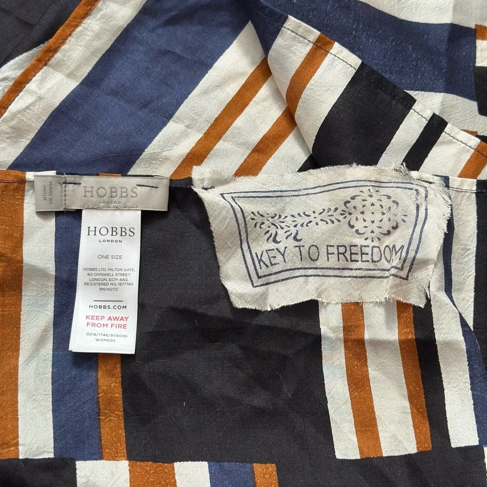 Hobbs London Key To Freedom 100% Silk Oversized Scarf Shawl Wrap Navy Rust